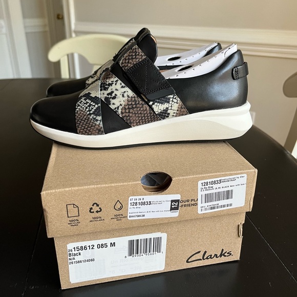 NWT Unstructured by Clarks Women’s Un Rio Strap Suede Shoes Black Snake 8.5 - Picture 10 of 15